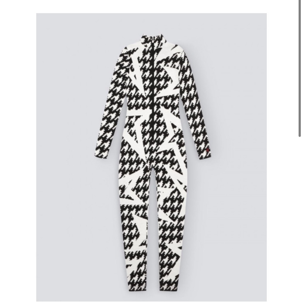 PERFECT MOMENT WOMEN’S STAR ONESIE